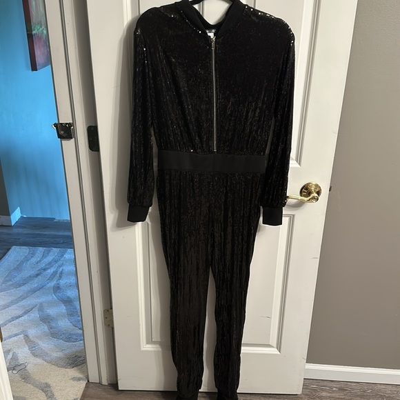 Black sequined romper with stretchy waist - Picture 4 of 6